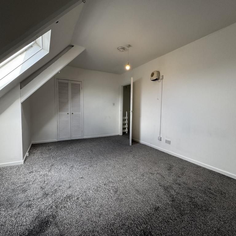 4 bedroom maisonette to rent - Photo 1