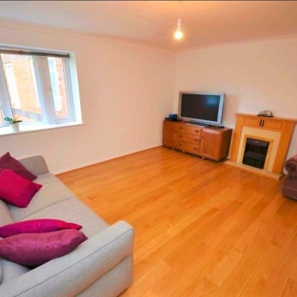 2 Bed Flat, Winslet Place, RG30 - Photo 1