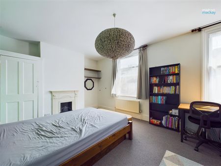 4 bedroom terraced house to rent - Photo 3