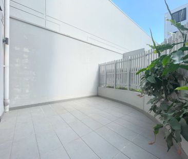 Contemporary & Convenient &ast;&ast; Available 21&sol;11&sol;25 &as... - Photo 2