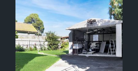 Where Character Meets Comfort - Photo 4