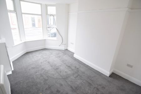 To Let 2 Bed Ground Floor Flat - Photo 4