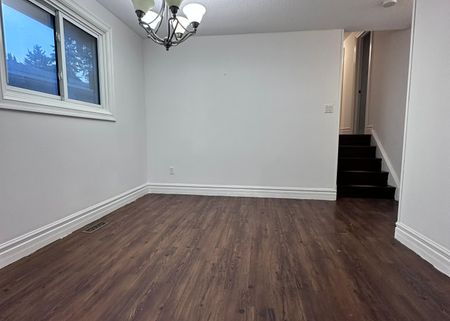 For Lease - 5 Hammond Crescent, New Tecumseth, Ontario - Photo 2