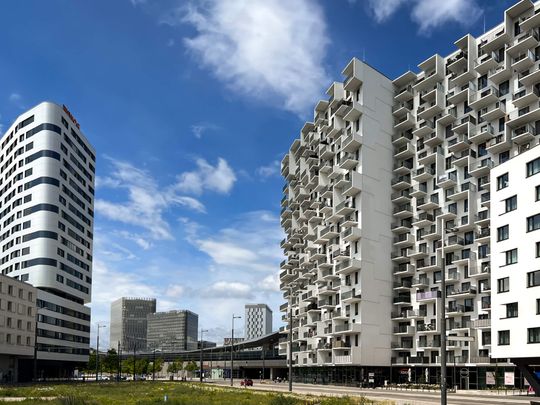 Modernes Apartment mit vielen Extras | 14. OG | 2 Zimmer | Balkon | frei ab 01.09.2025 - Photo 1