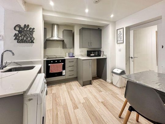 1 bedroom flat to rent - Photo 1