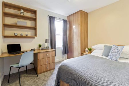 5 bedroom flat to rent - Photo 4