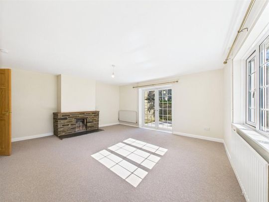 4 bedroom detached house to rent - Photo 1