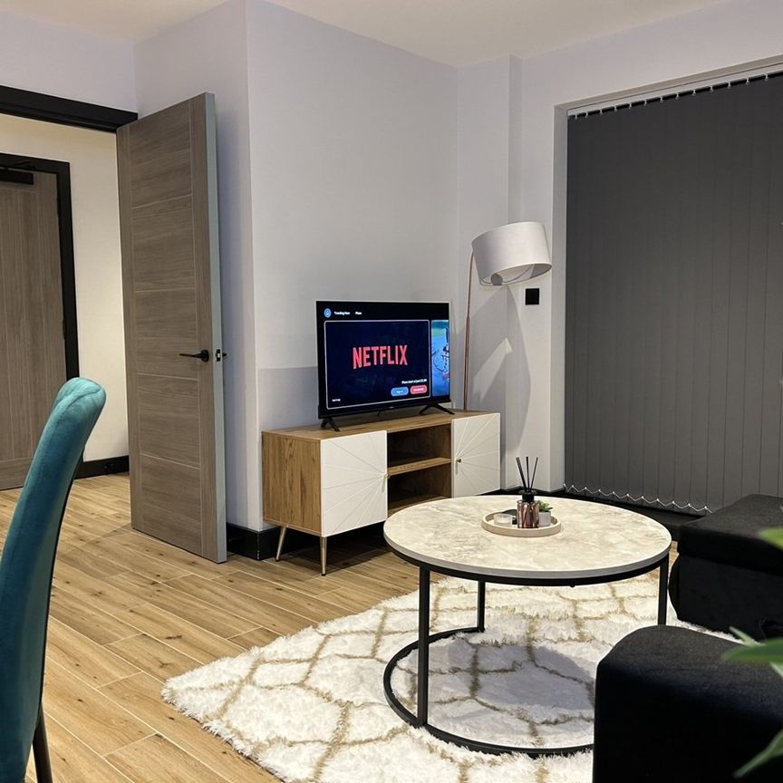 2 Bed Flat, Sia Court, N12 - Photo 1