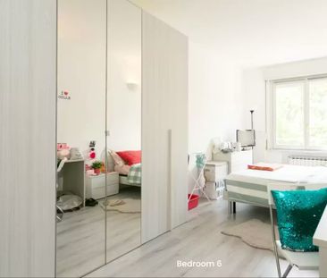 Via Francesco Caracciolo, Milan, Lombardy 20155 - Foto 2