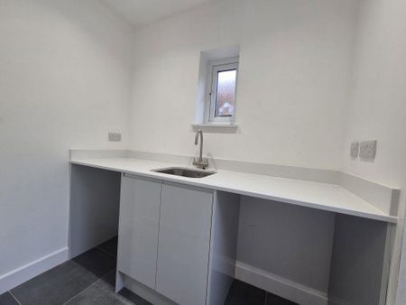 3 bedroom detached house to rent - Photo 4