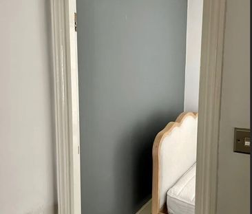 1 Bed Flat, London, W3 - Photo 4