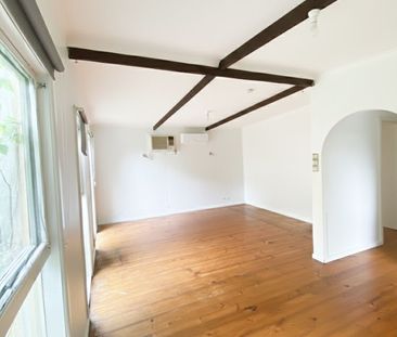 Perfect Location Family Home - Photo 3