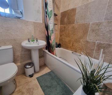 Cookson Terrace, Lydney - Photo 2