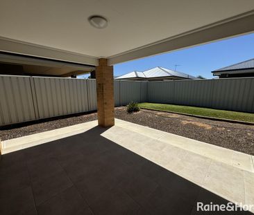 2 Drupe Street, Munno Para West, SA 5115 - Photo 4