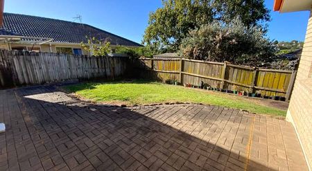 Comfortable family home in botany - Photo 2