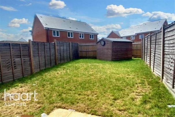 1 bedroom in a house share to rent - Photo 1