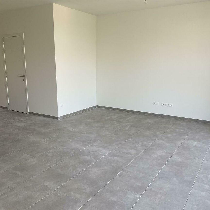 Recent appartement met 2 slaapkamers, parking en zonnig terras - Foto 1