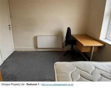 3 bedroom flat to rent - Photo 5