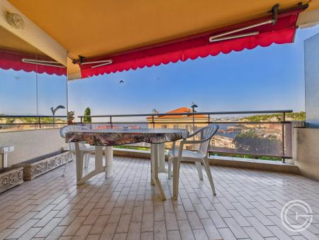 Location Appartement 2 pièces 59m² NICE 06300 - Photo 4