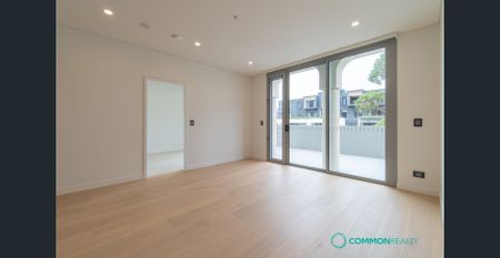 Modern 2-Bedroom Apartment with Expansive Balcony - Photo 2