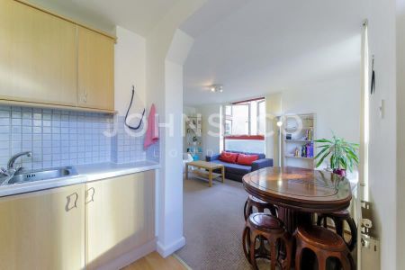 2 bedroom apartment to rent - Photo 2