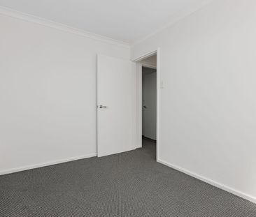 Bright & Charming Villa in Prime Tuart Hill Location! - Photo 3