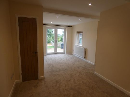 3 bedroom semi-detached house to rent - Photo 1