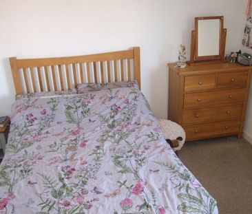2 bedroom semi-detached house to rent - Photo 3