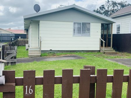 Central city home - Photo 2