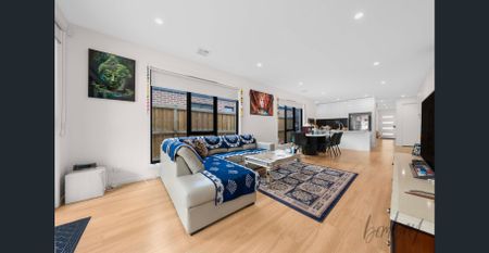 Modern 4-Bedroom Family Home in Prime Wollert Location - Photo 5