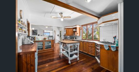 Beautiful Home in the Heart of Mitchelton - Photo 5