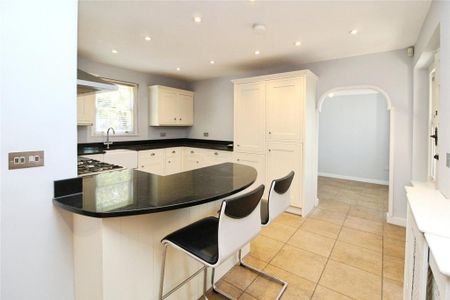 4 bedroom detached house to rent - Photo 4
