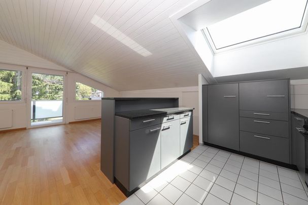 Moderne 2.0-Zimmer-Dachwohnung mit Charme - Photo 1