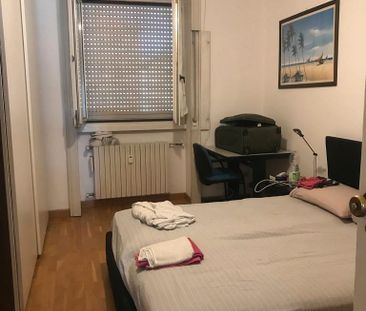 Stanza matrimoniale in appartamento trilocale - Photo 2