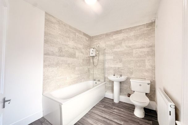 2 bed House Rectory Road, SS5 - Photo 1