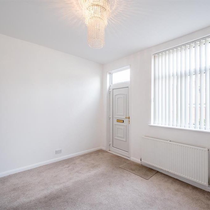 2 bedroom end of terrace house to rent - Photo 1