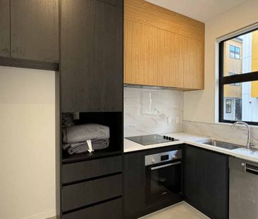 2 Bedrooms in Henderson - Photo 2