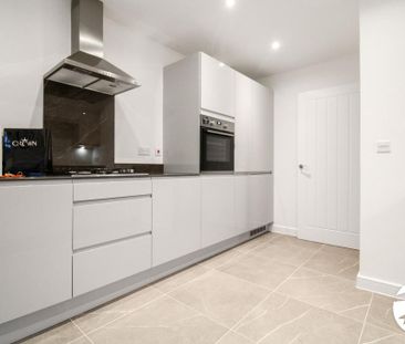 3 bedroom end of terrace house to rent - Photo 6