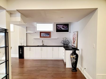 For Lease - 11 walnut Crescent Unit# lower level, Toronto, Ontario - Photo 3