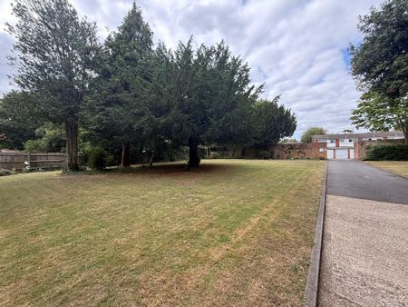 St Augustines Avenue, Croydon, CR2 6 - Photo 5