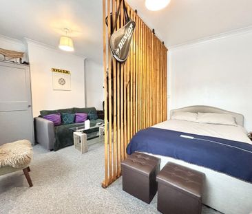 Studio to rent - Photo 1