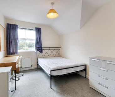 3 bedroom apartment to rent - Photo 6
