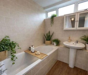 Clare Close, Mildenhall, IP28 - Photo 6