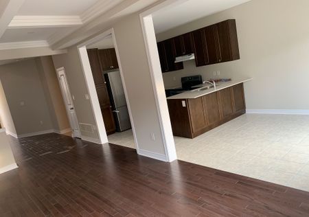 For Lease - 140 Finegan Circle, Brampton, Ontario - Photo 3