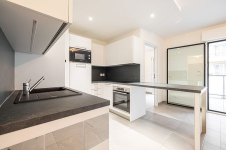 Location Appartement 2 pièces 44m² NICE 06100 - Photo 3