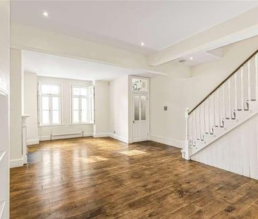 De Morgan Road, Fulham, SW6 - Photo 2