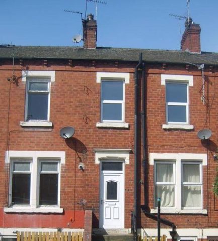 2 bedroom terraced house to rent - Photo 2