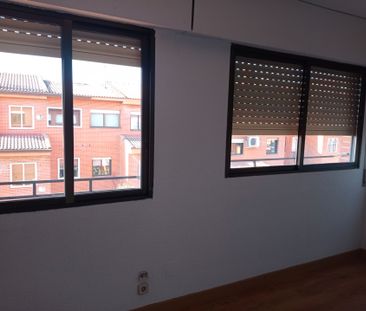 Casa adosada de alquiler en Calle de Santillana del Mar, 12, Casco ... - Photo 3