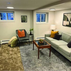 Fully Furnished Basement Suite in Renfrew-Collingwood - Photo 2