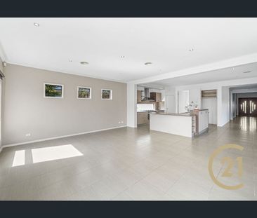 Spacious Family Home in Prime Caroline Springs Location - Photo 2